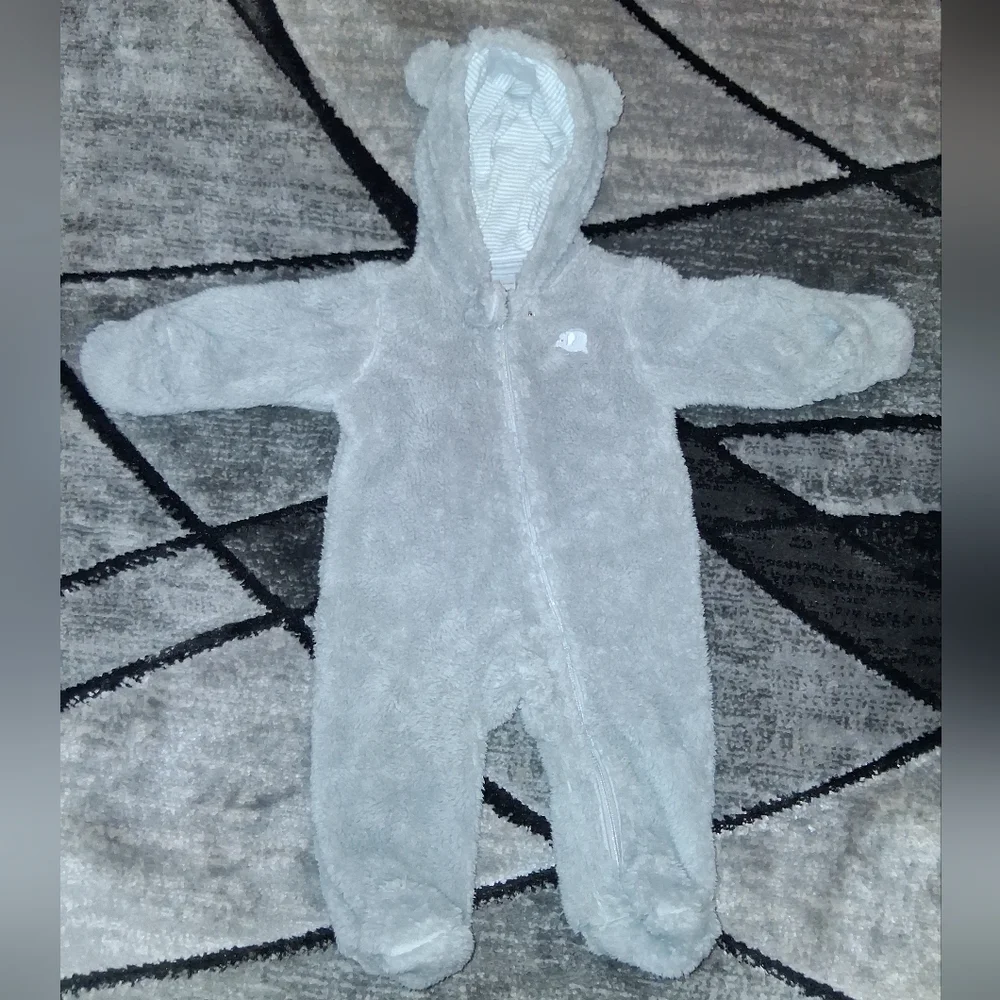 EUC Carter's Just One You Size 6M Baby Jumpsuit Onesie!!